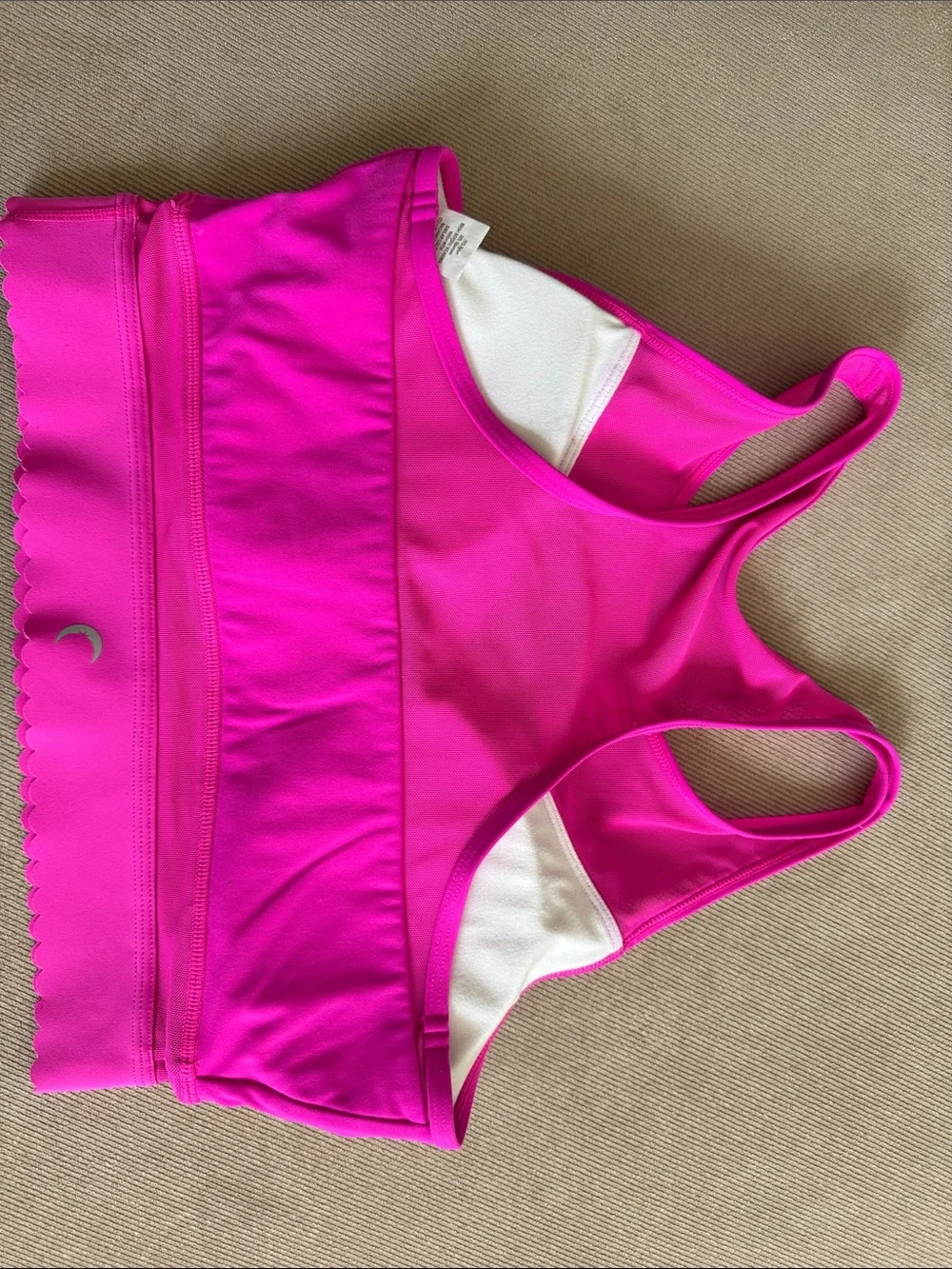 Seamless High-Neck Sports Bra in Hot Pink